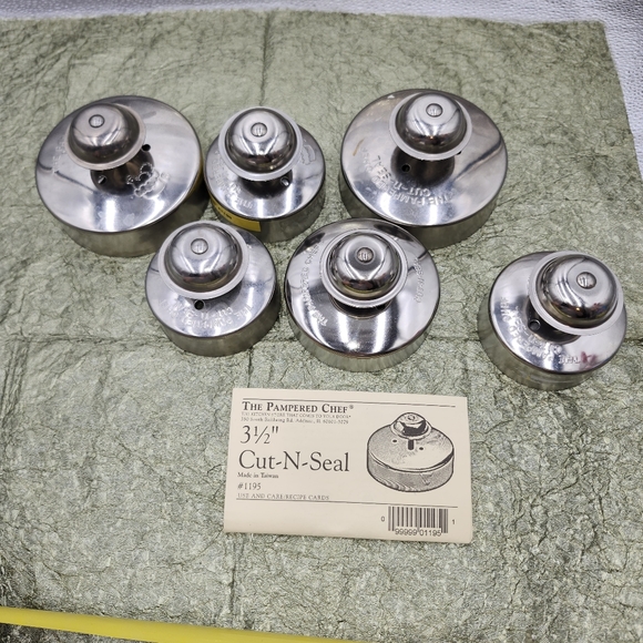 Lot of 6 The Pampered Chef Cut-N-Seal 3.5" 3" 4" Sandwich Cutter Sealer - Picture 12 of 12